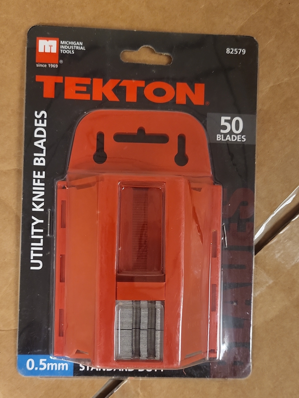 Tekton 50 utility knife blades new sealed model #82579 w/storage case 0.5mm size